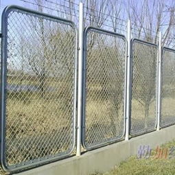 鐵路防護(hù)勾花網(wǎng)與車底防護(hù)板 免維護(hù)、易安裝的專業(yè)防護(hù)方案